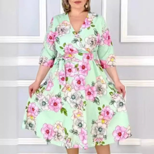 Rochie elegantă cu decolteu în V, imprimeu floral și mâneci 3/4 🌸