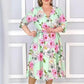 Rochie elegantă cu decolteu în V, imprimeu floral și mâneci 3/4 🌸