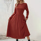Rochie elegantă cu mâneci lungi și nervuri pentru femei