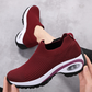 Le poți încălța într-o clipă datorită gulerului elastic tip șosetă – adidași cu talpă groasă, respirabili. Livrare la livrare! 👟