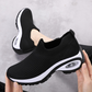 Le poți încălța într-o clipă datorită gulerului elastic tip șosetă – adidași cu talpă groasă, respirabili. Livrare la livrare! 👟