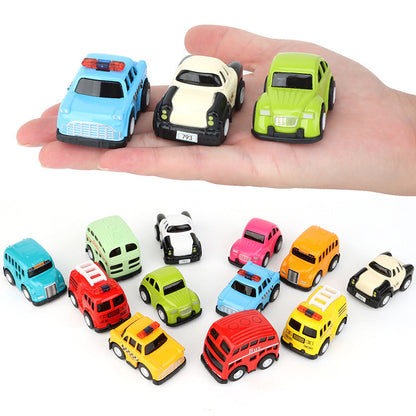 🚗 12 darabos rajzfilmfigurás mini játékautó-készlet – Gyermekbulikra, apró ajándéknak és gyűjteménybe ✨